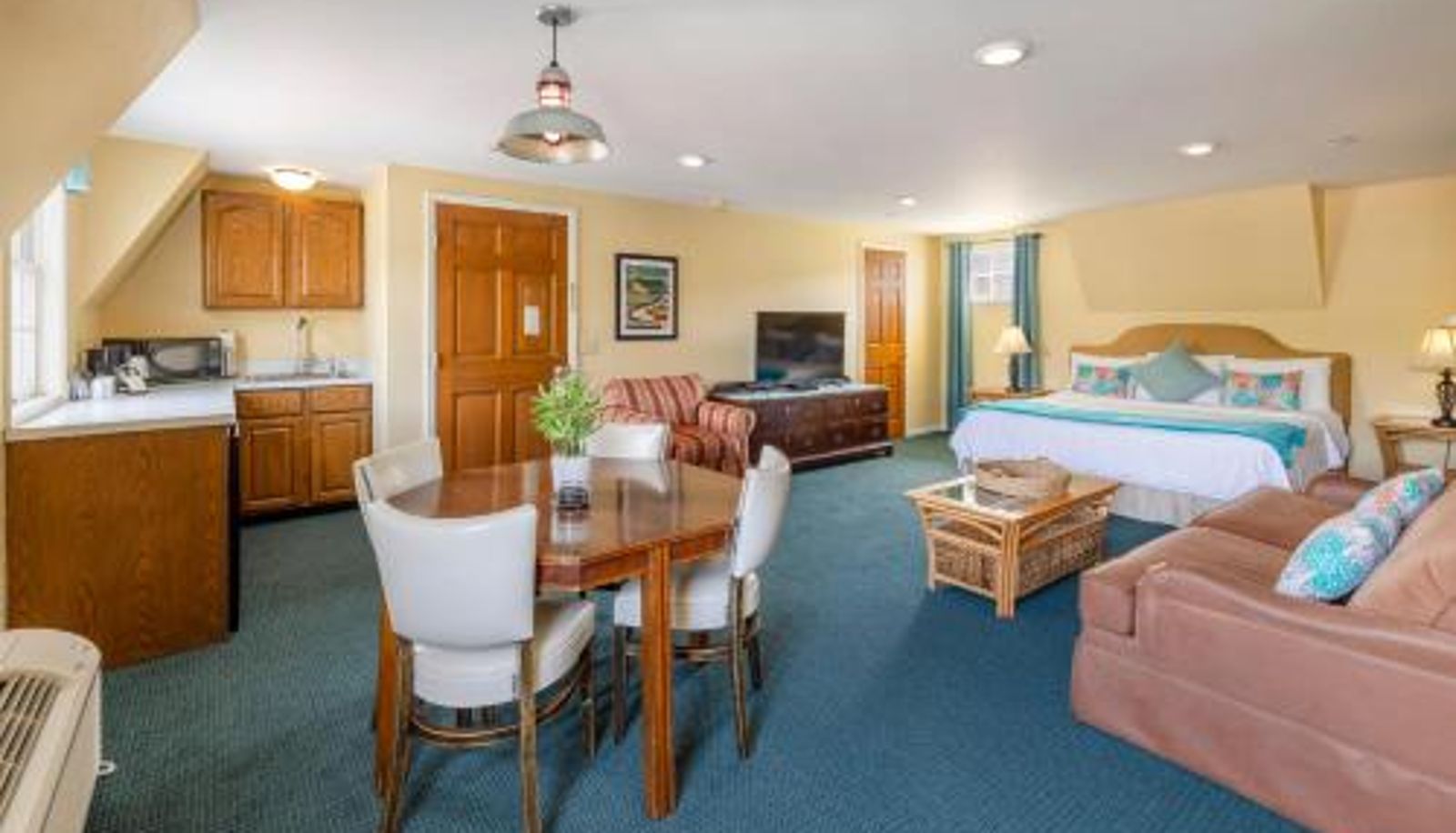 Standard room - Old Harbor Inn