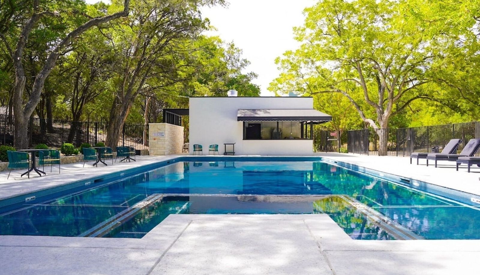 Pool - Wimberley Inn