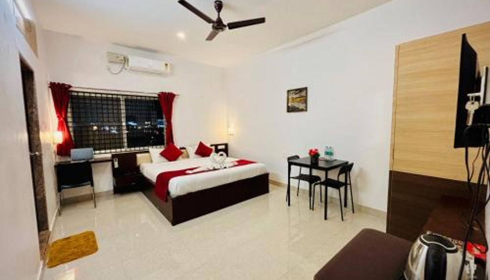 Gezinskamer - Boutique Hotel near Bangalore Airport Sai Shreyas Residency