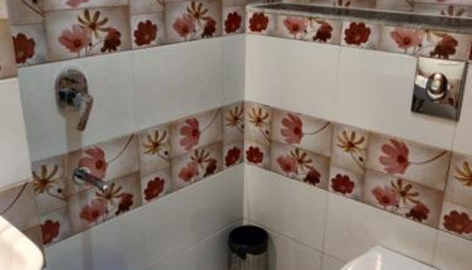 Badezimmer - Hotel Benaras Gharana Inn