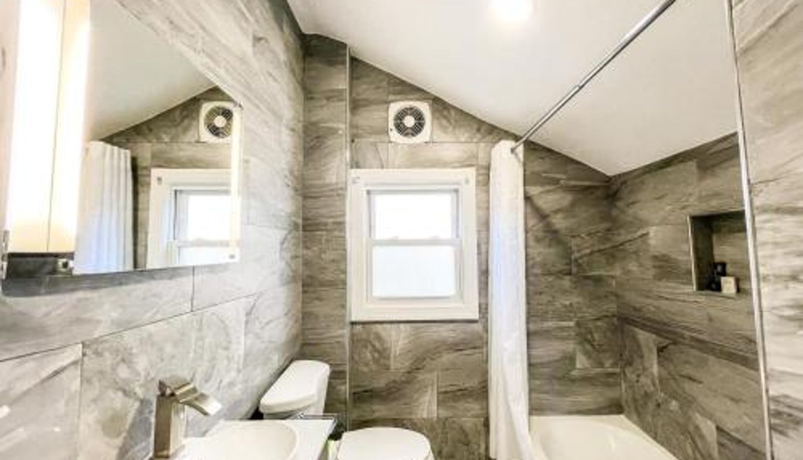 Suite - Penn Lodge Hotel & Suites Philadelphia - Bensalem