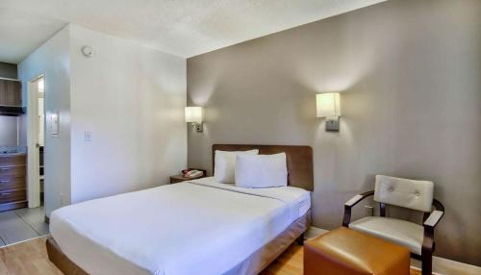 Suite - AZ - Deer Valley Studio 6-Phoenix