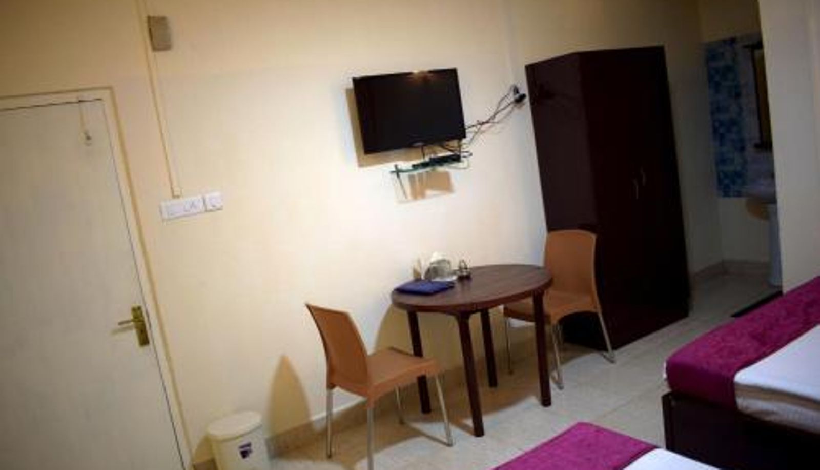 Standard room - LILY GUEST HOUSE