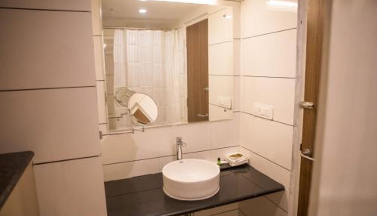 Badezimmer - Samasth Palatial Hotel