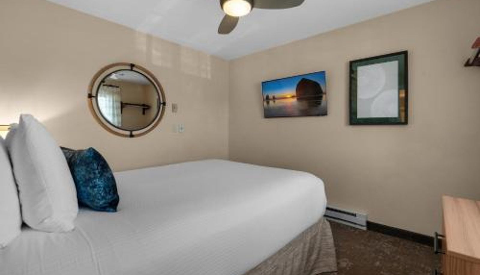 Suite - Schooner's Cove Inn