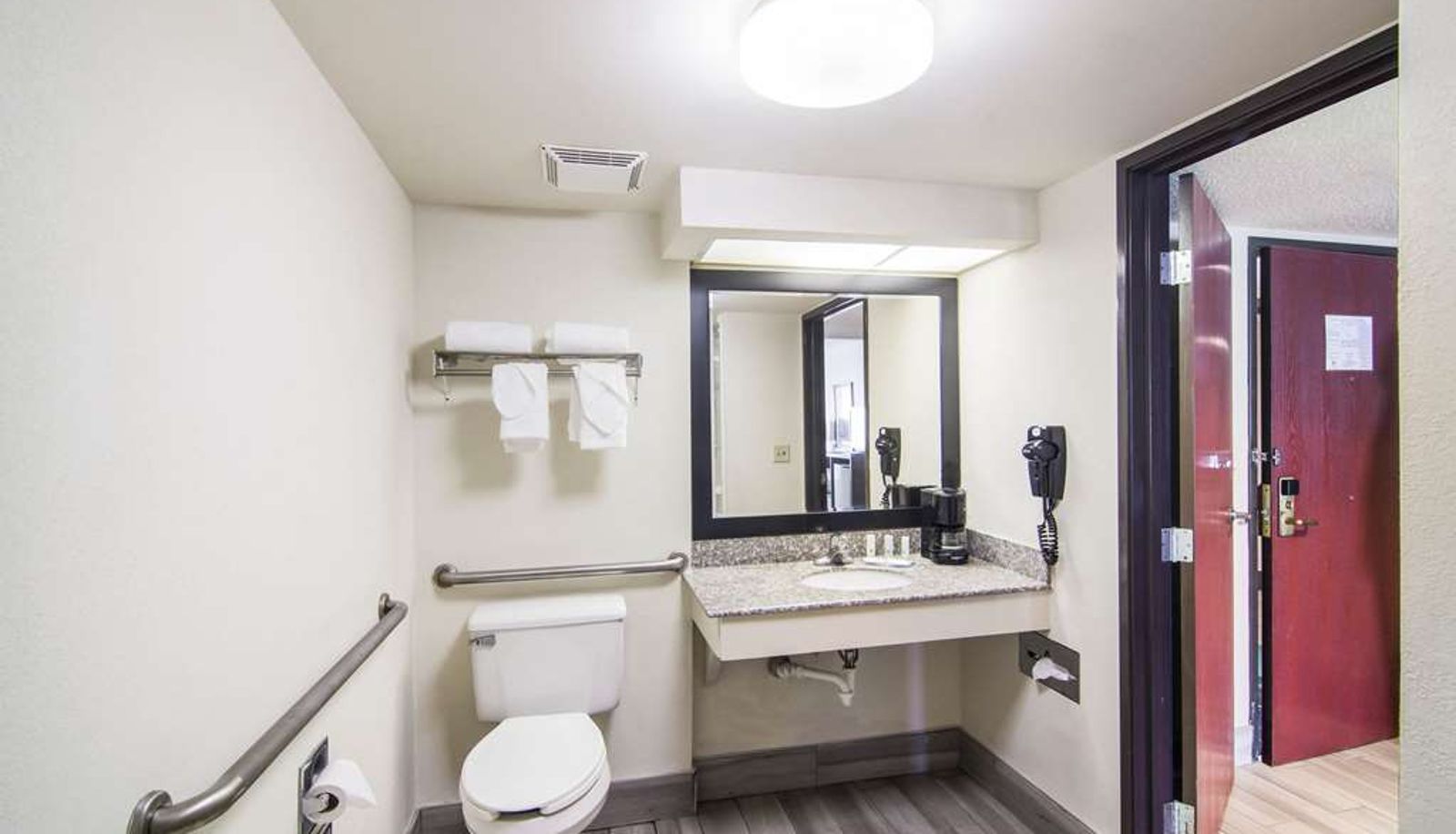 Zimmer - Quality Inn near University of Mobile