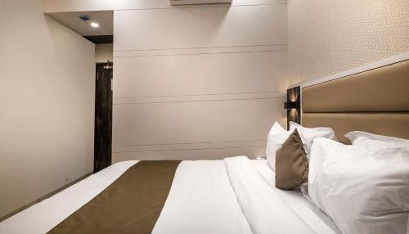 Habitación - Hotel Royal Treat Surat