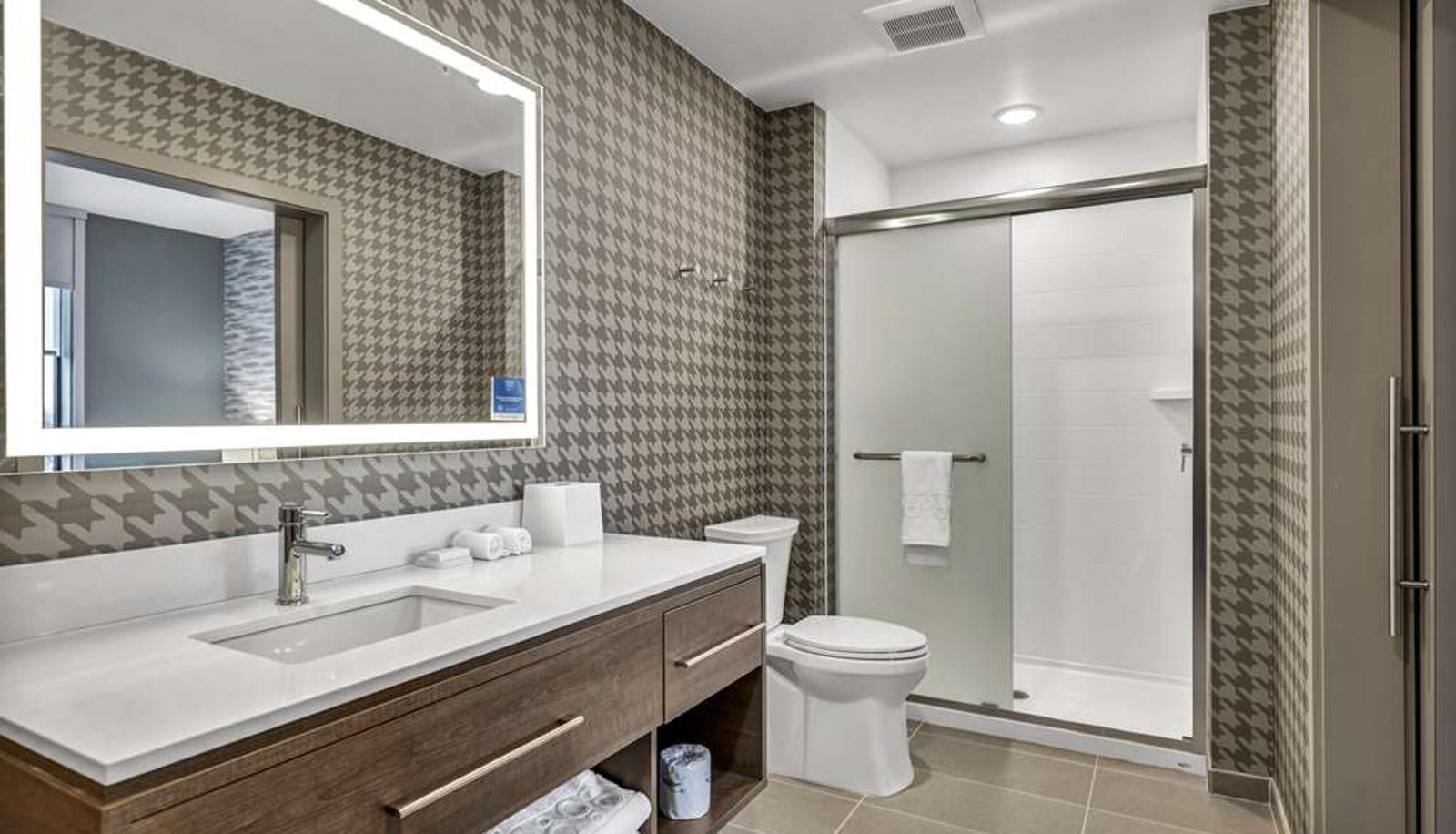 Zimmer - Home2 Suites by Hilton Raleigh West Lenovo Center