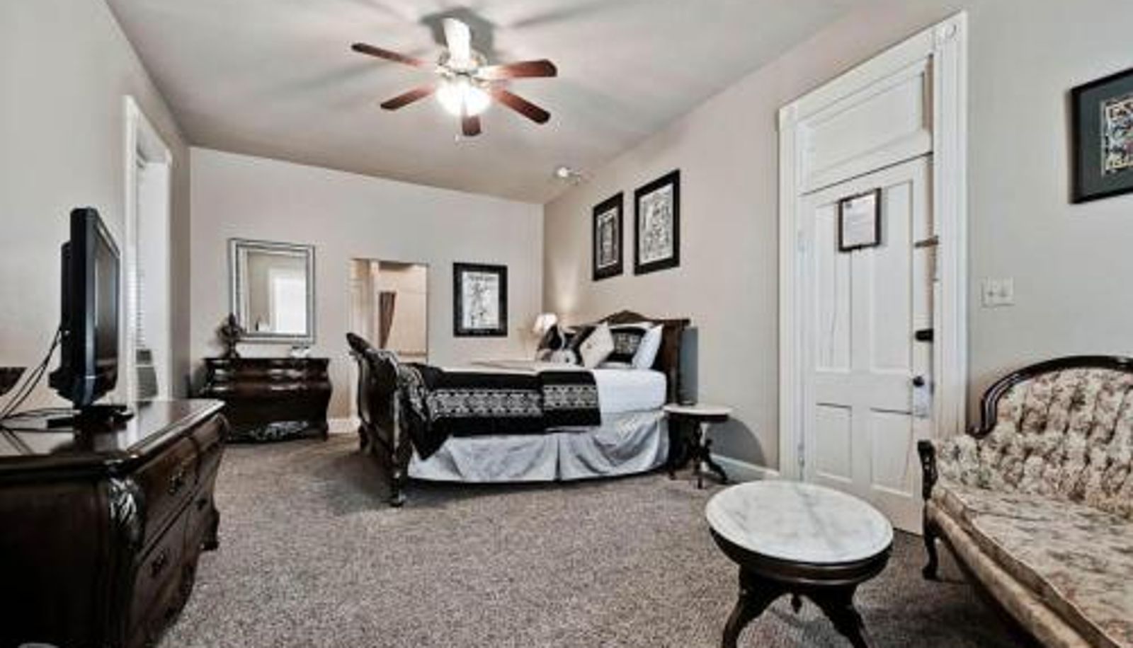 Camera standard - New Orleans Hotel Eureka Springs