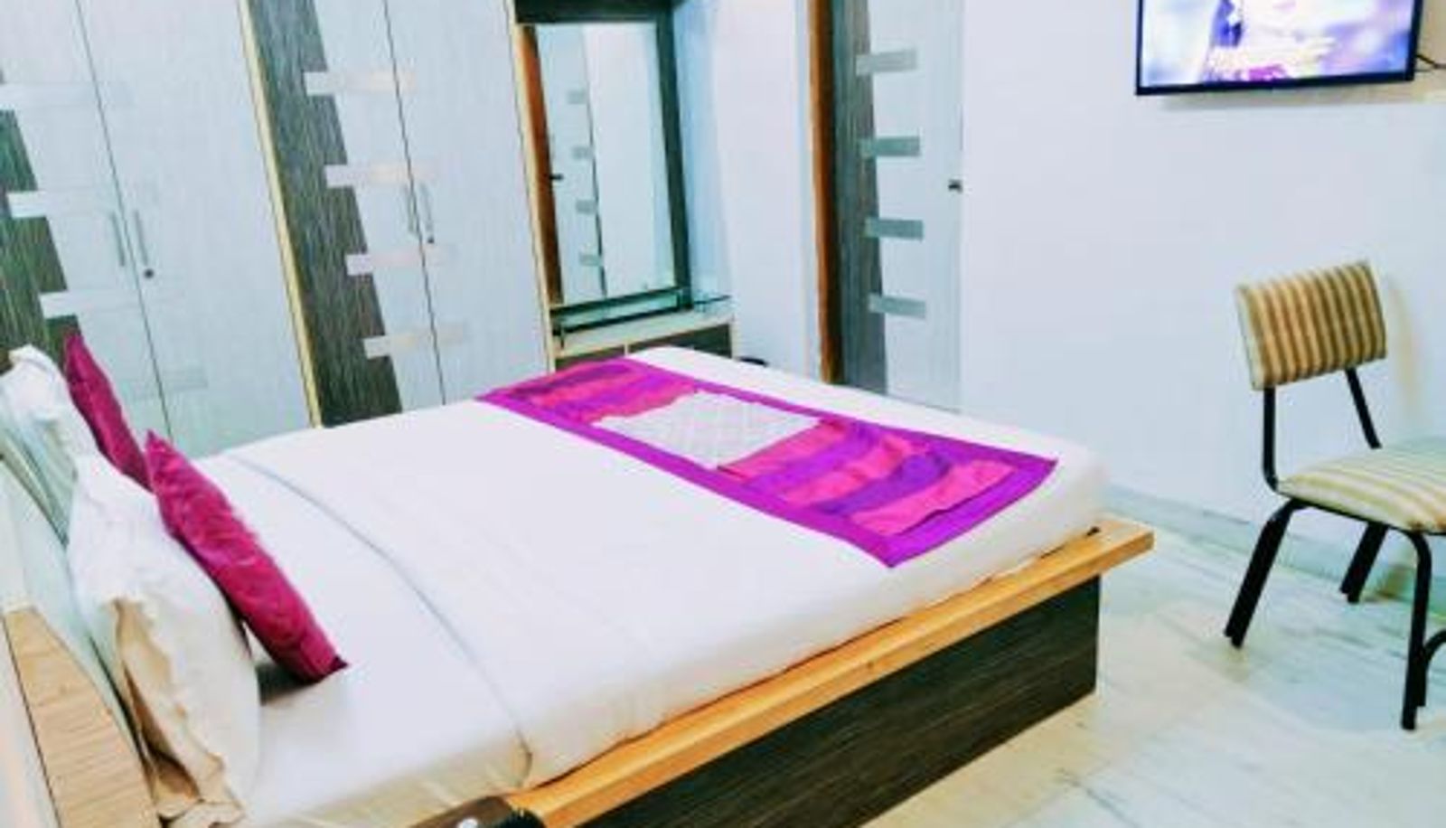 Info - Home Stay Inn 5 min from Sardar Vallabhbhai Patel International Airport Ahmedabad