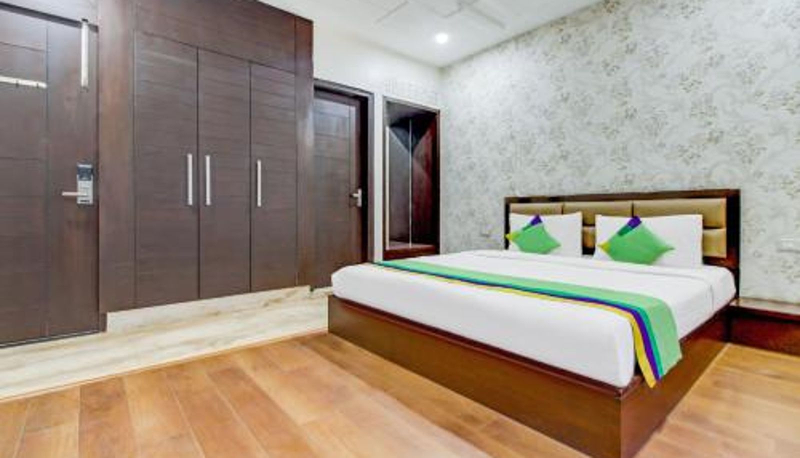 Room - Treebo M2M Residency Sector 46