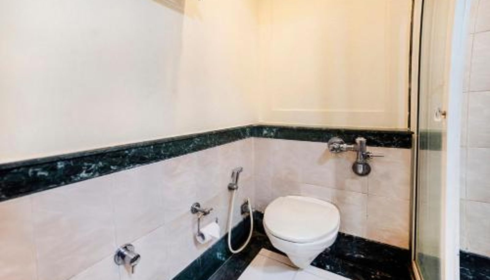 Badezimmer - FabHotel BMK Grand