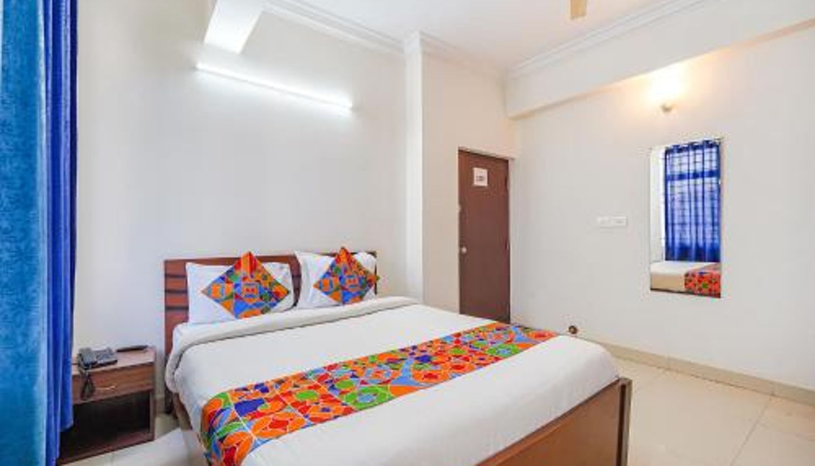 Room - Via Emirates Inn