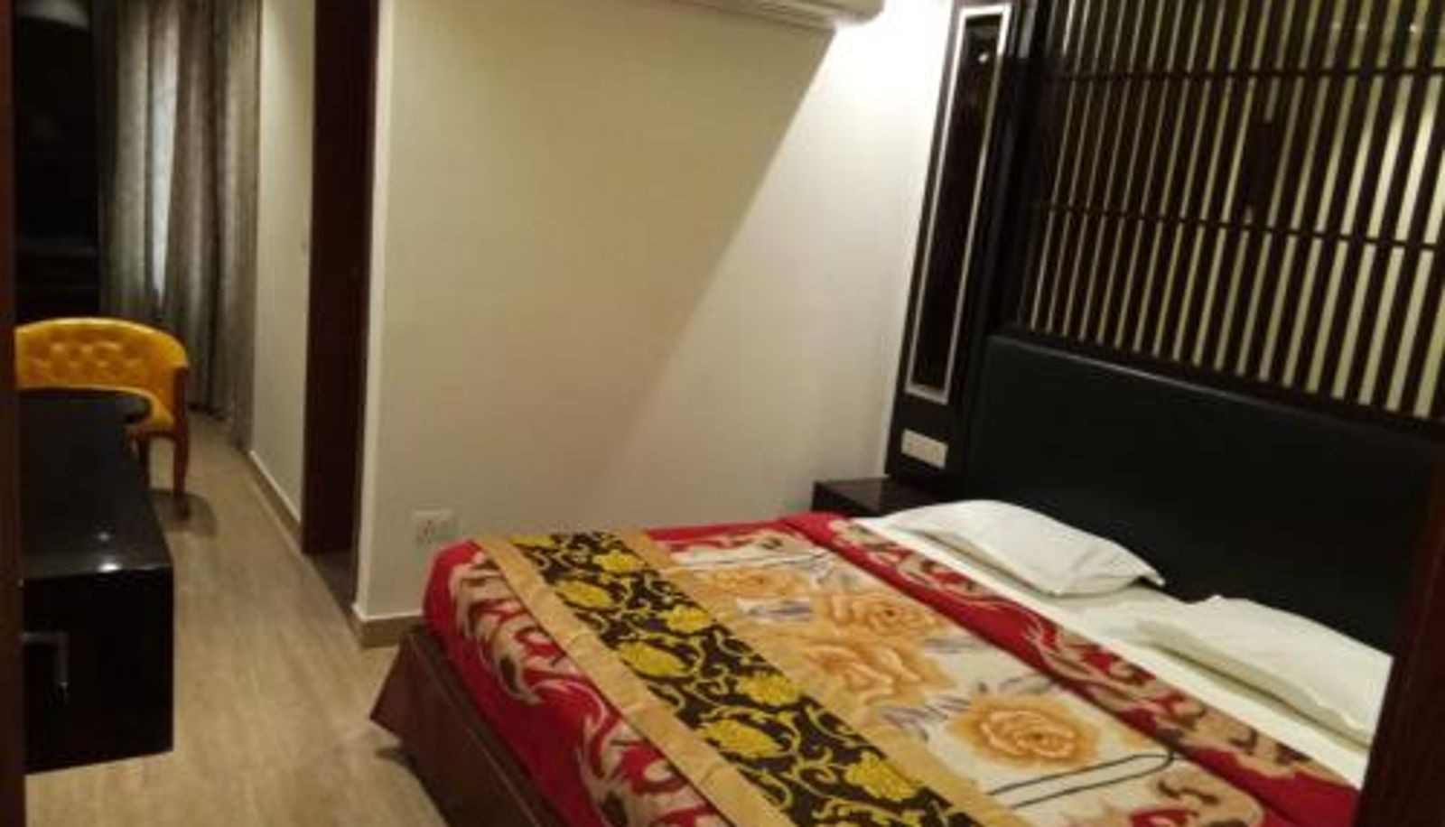 Zimmer - HOTEL NEW ANAND PALACE