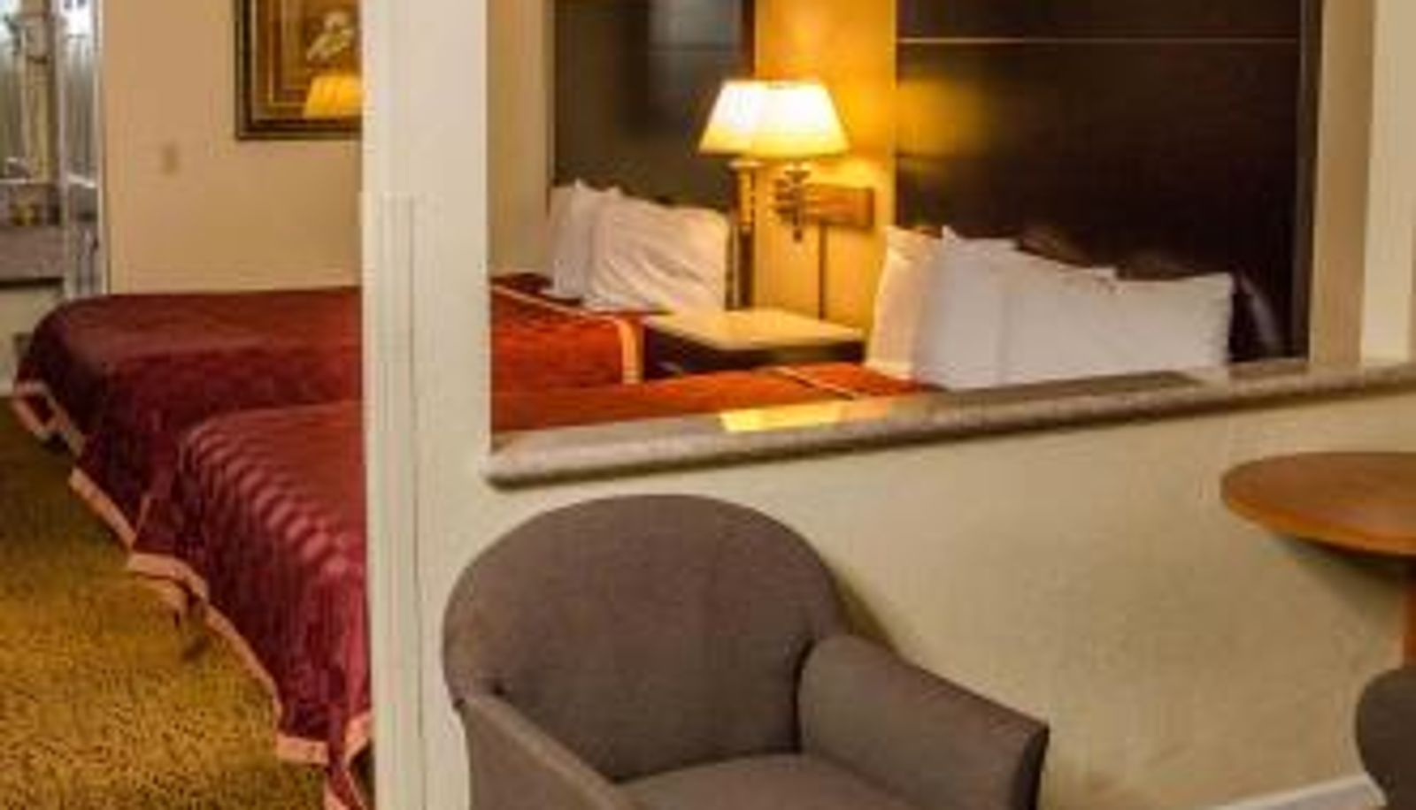 Zimmer - Executive Inn & Suites Sacramento