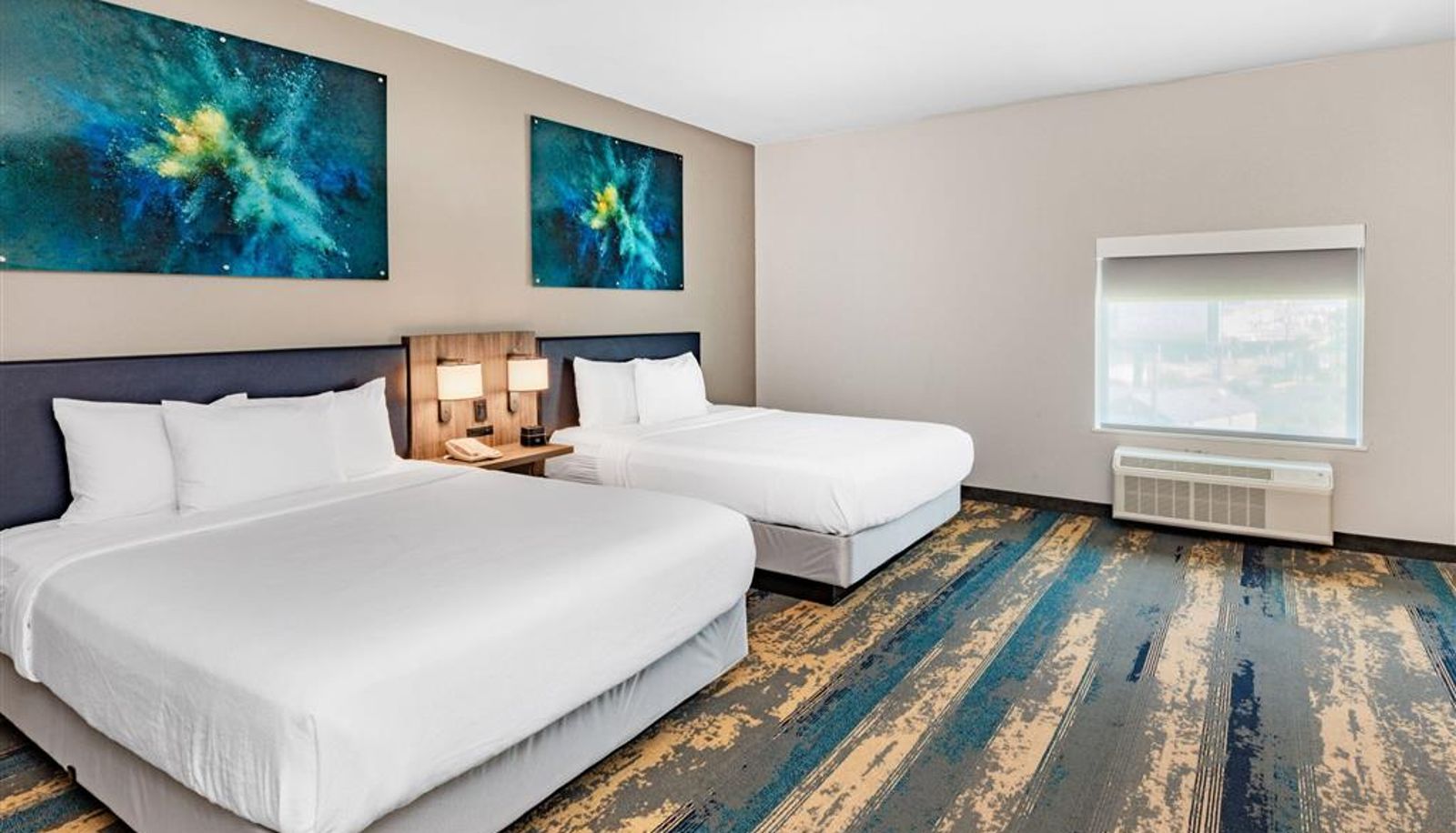 Room - La Quinta Inn & Suites by Wyndham Galveston North at I-45