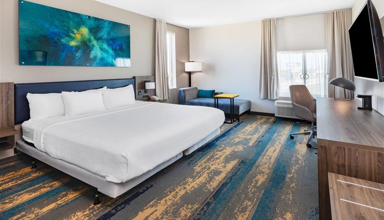Room - La Quinta Inn & Suites by Wyndham Galveston North at I-45