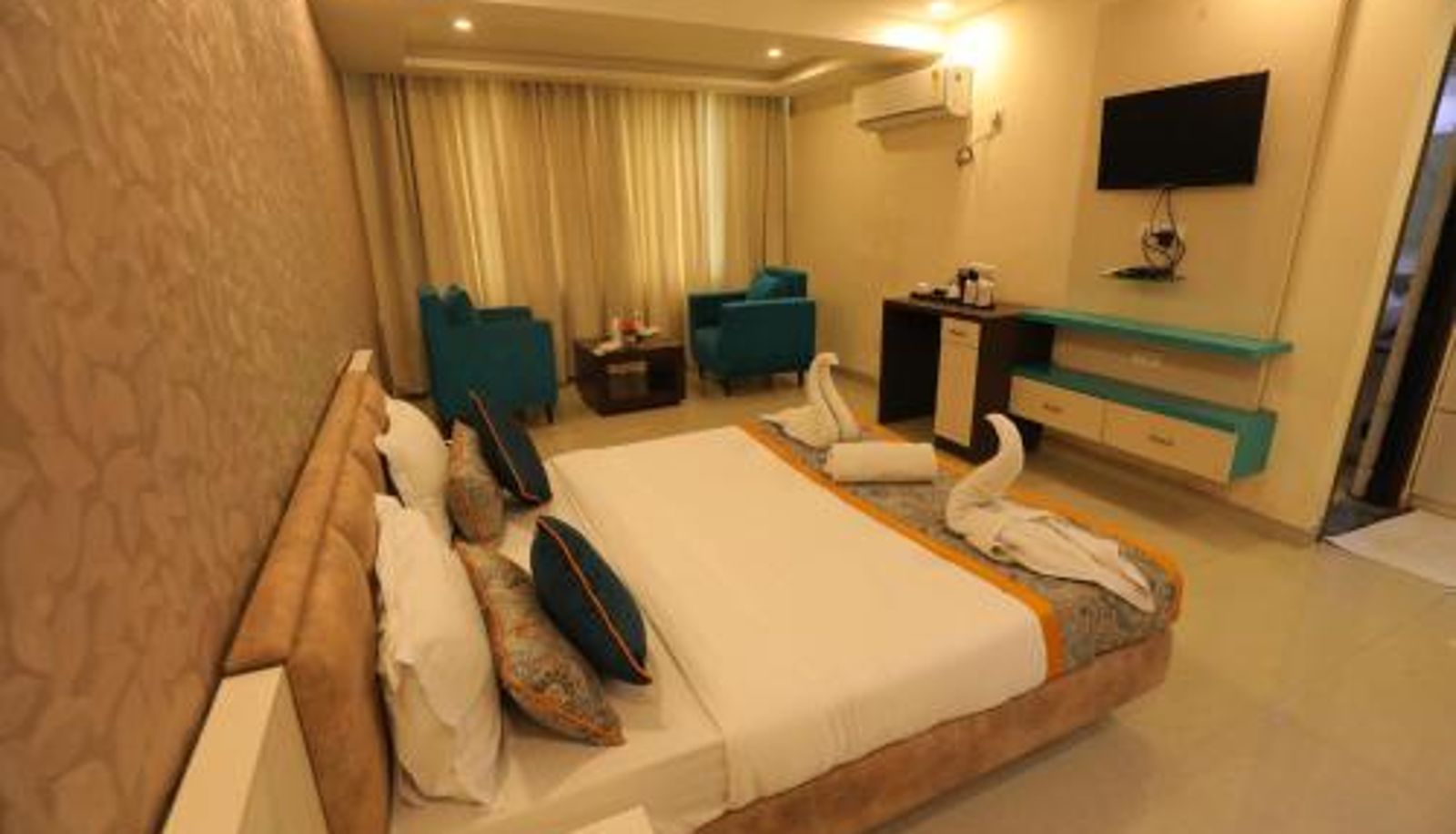 Zimmer - Meera Madhav Resort