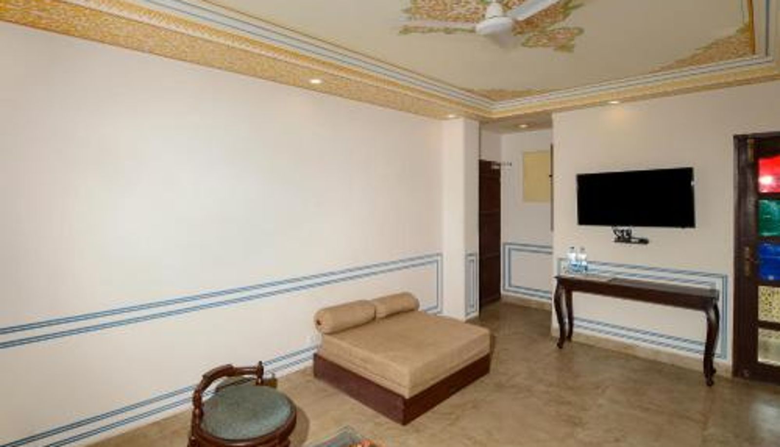 Suite - Radhey Ki Haveli
