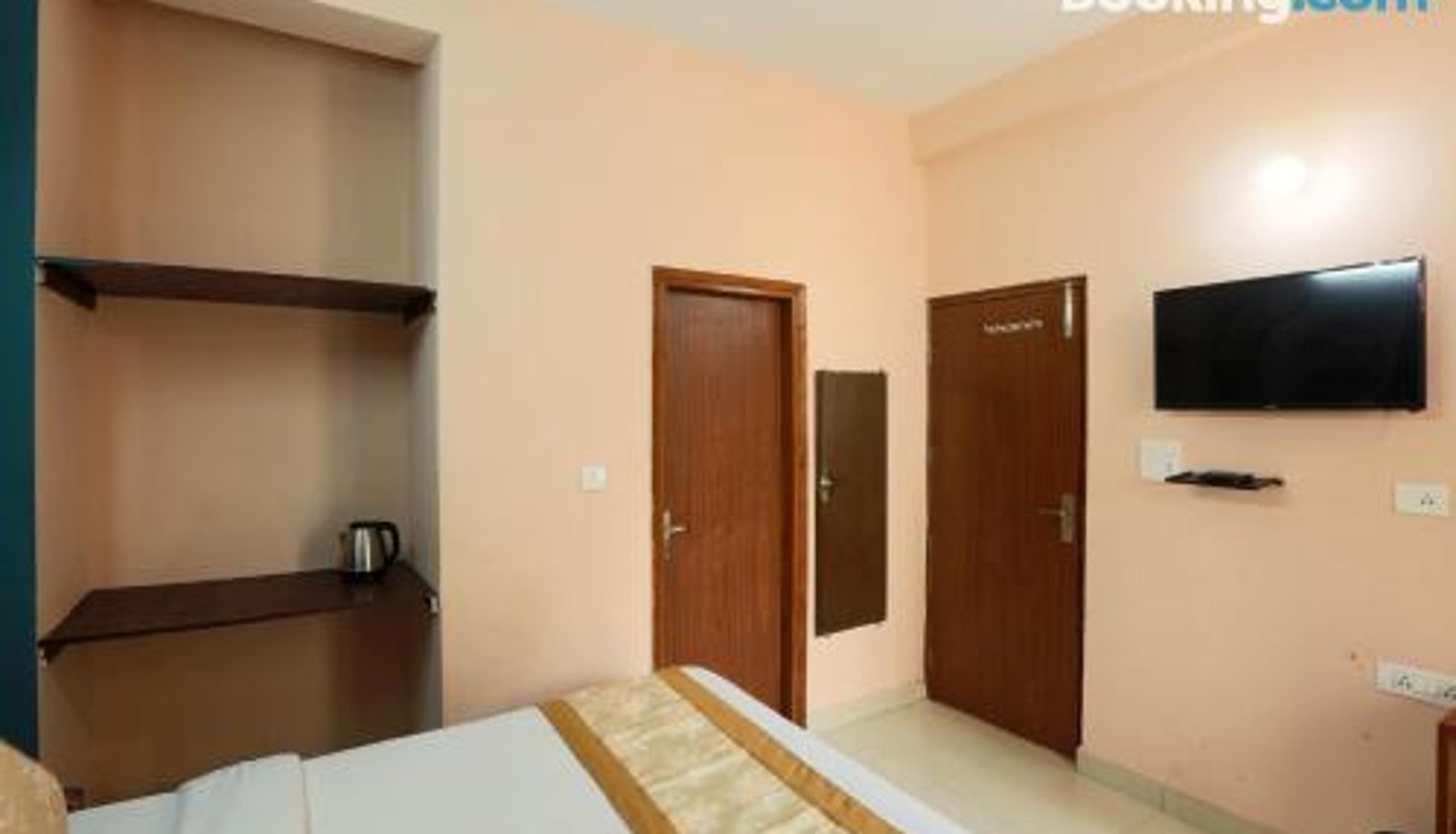 Zimmer - Hotel Surya Palace - Near Noida Sector 62