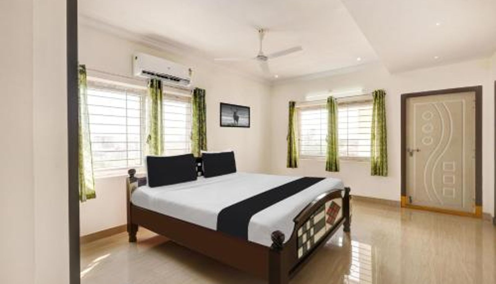 Zimmer - Super OYO Hotel O Ramaraopet Near Kakinada Beach