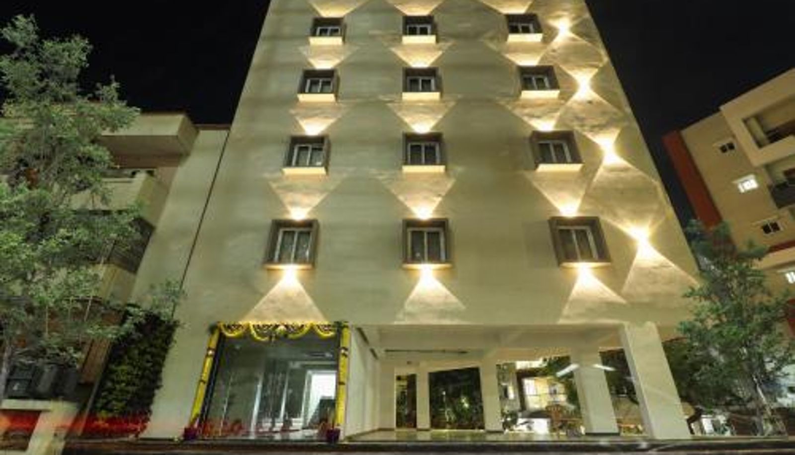 Hotel outdoor area - Treebo Sriz Cozy Seethamadhara