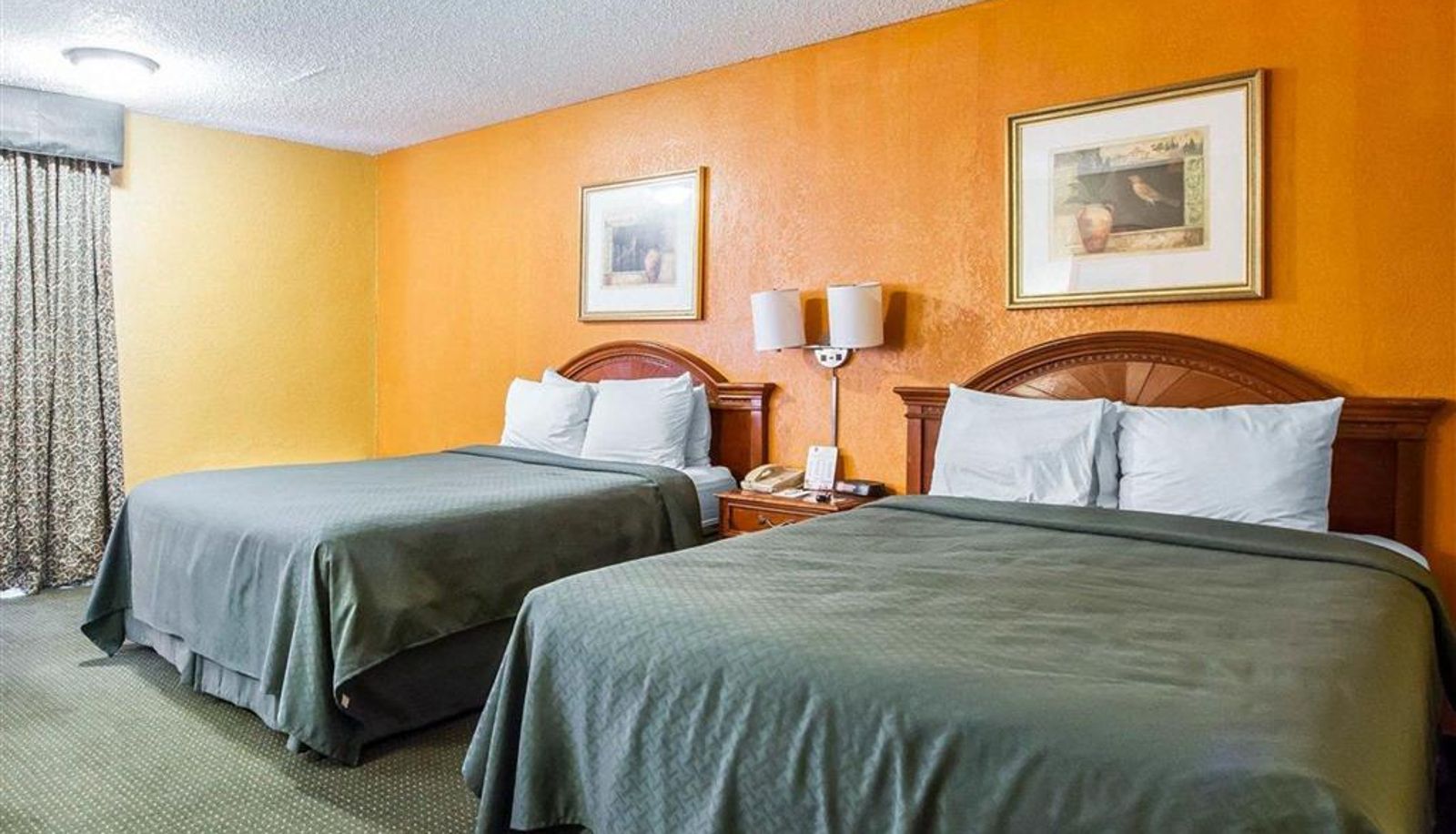 Zimmer - Quality Inn Tucson Downtown near Convention Center