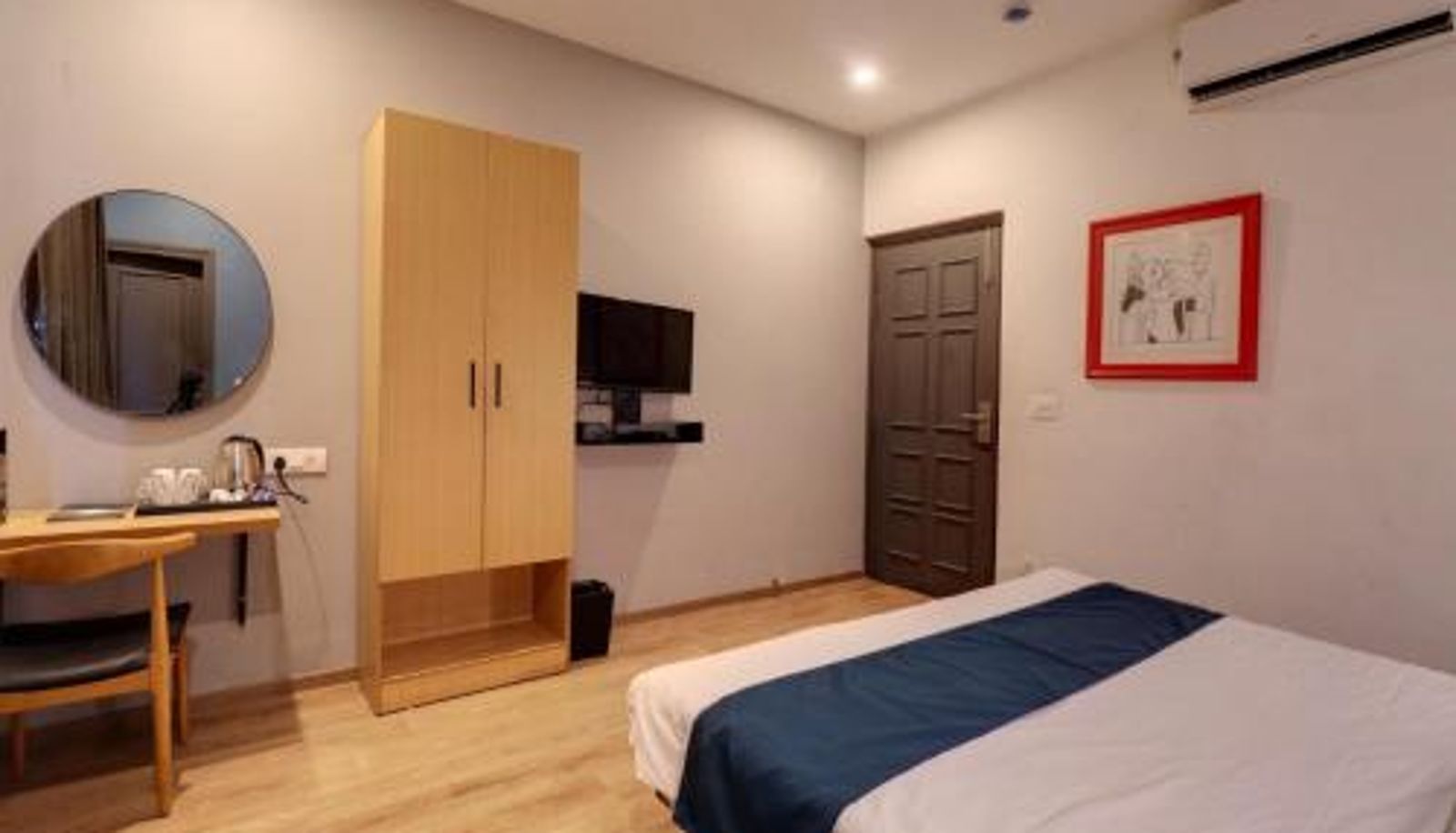Room - Hotel Mystic Falls
