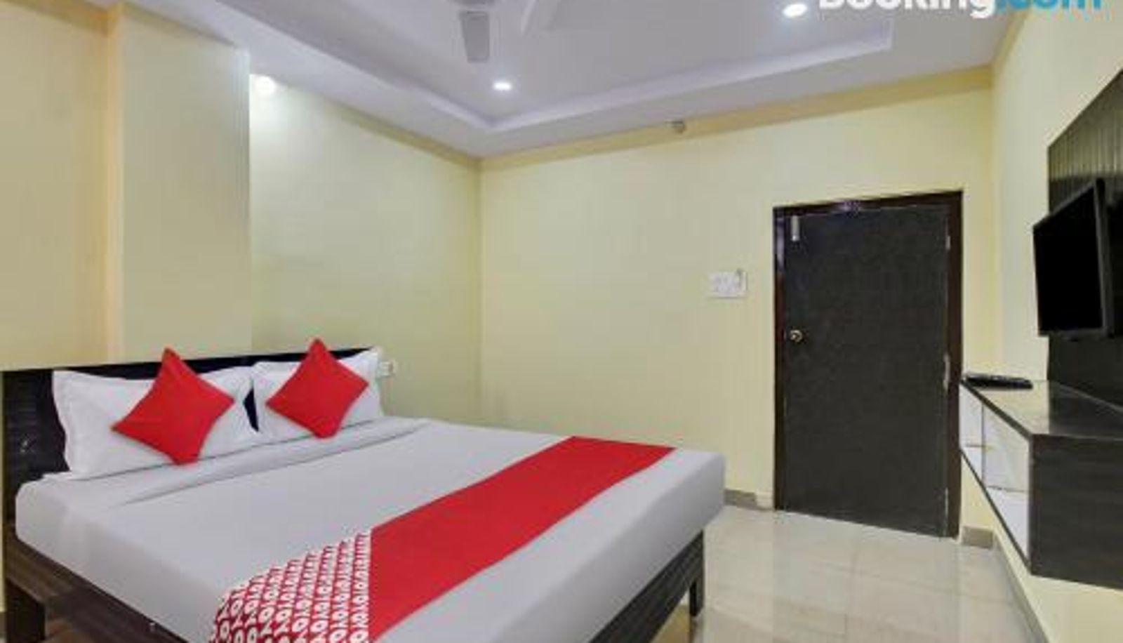 Driepersoonskamer - OYO Flagship 13636 Hotel Srinika Grand NEAR Shamshabad Airport