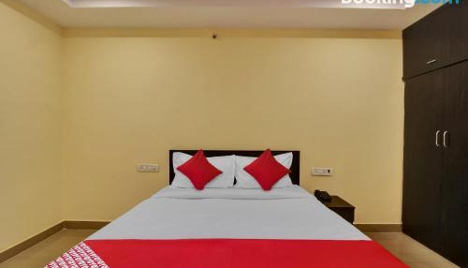 Dreibettzimmer - OYO Flagship 13636 Hotel Srinika Grand NEAR Shamshabad Airport