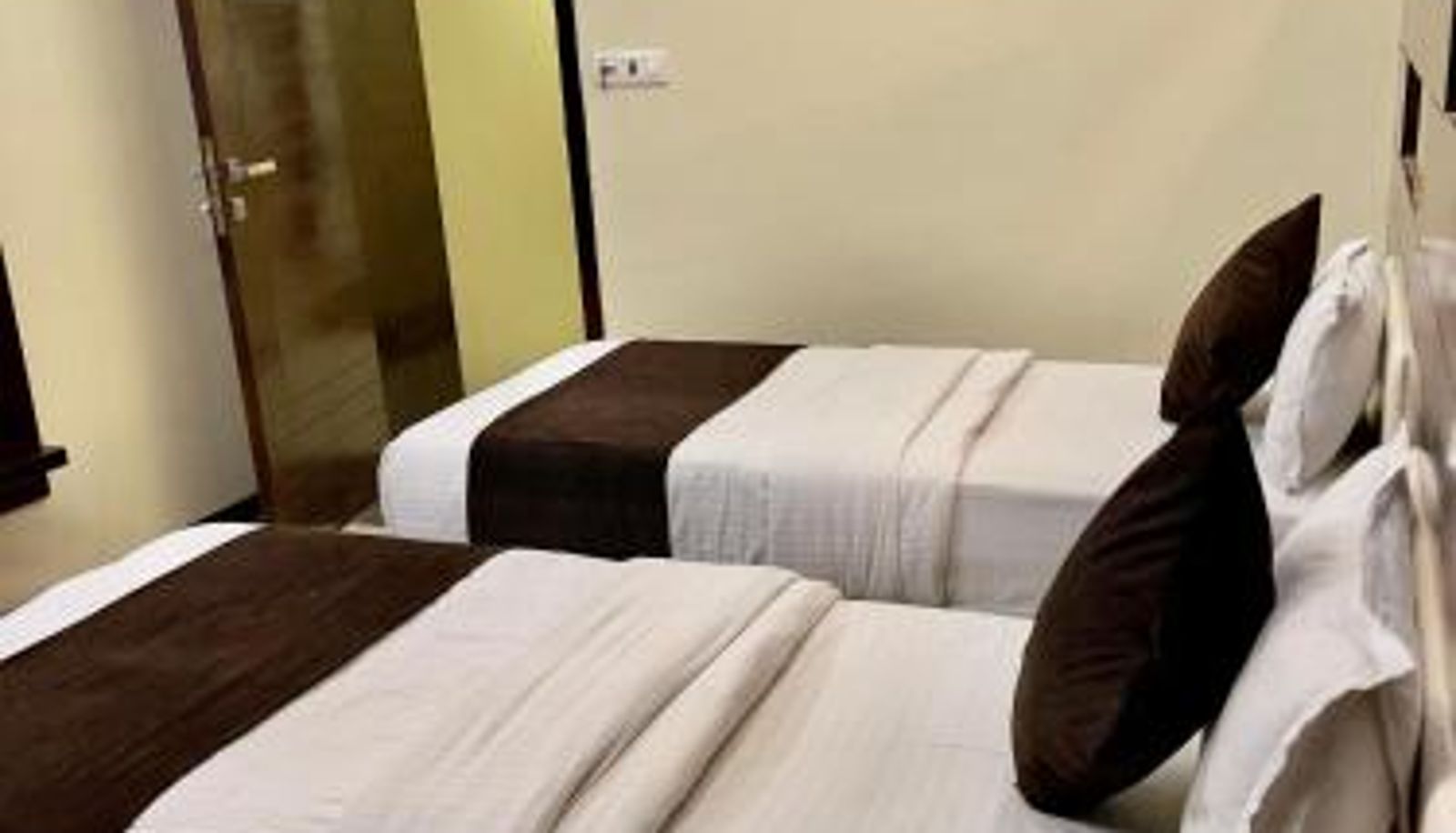 Información - HOTEL REST INN