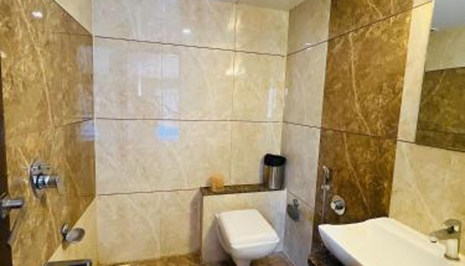 Cuarto de baño - HOTEL REST INN