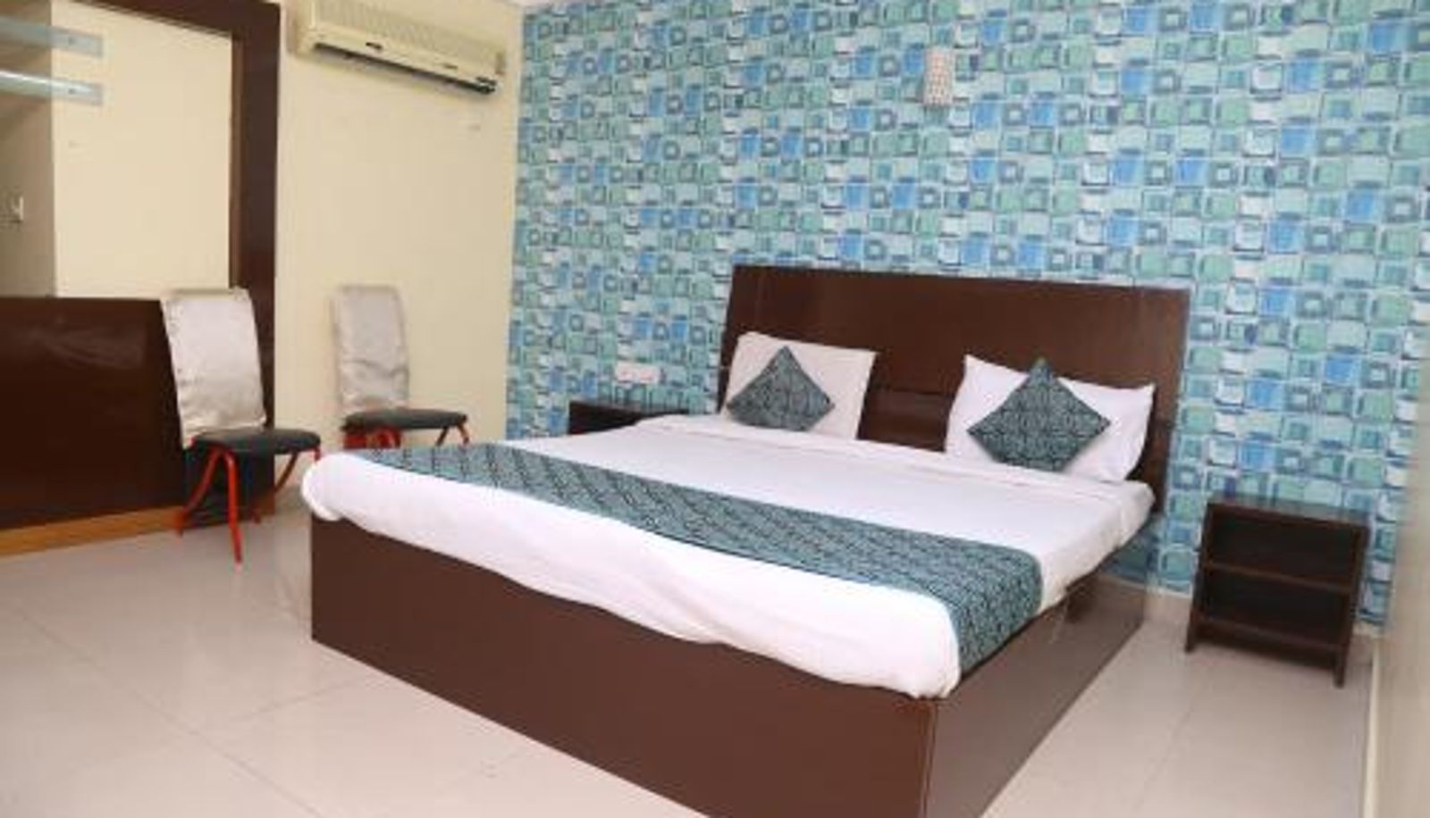 Room - Hotel Destiny Delight