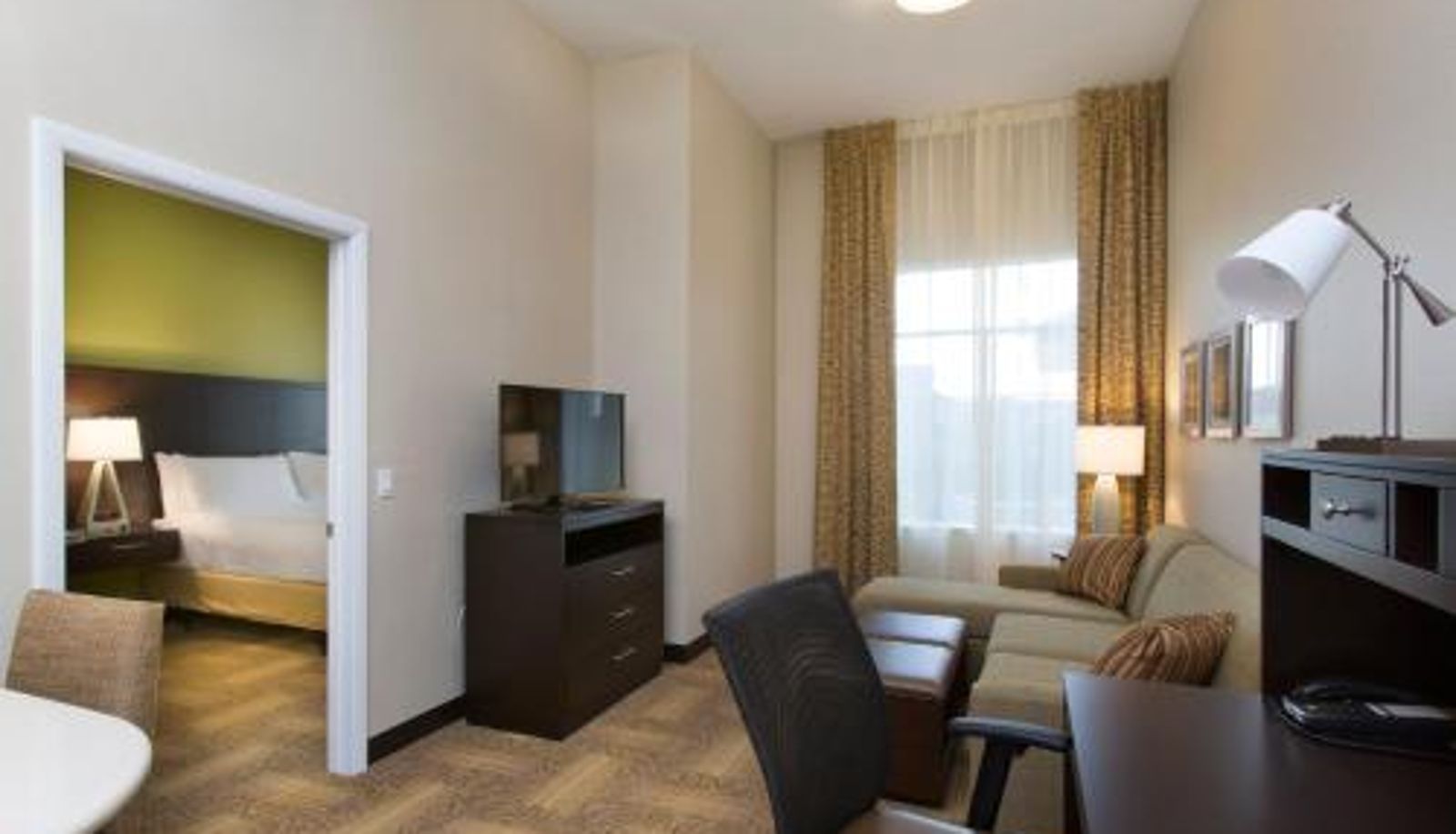 Habitación - Staybridge Suites Orlando at SeaWorld by IHG - Free Parking & Shuttle to Seaworld Parks