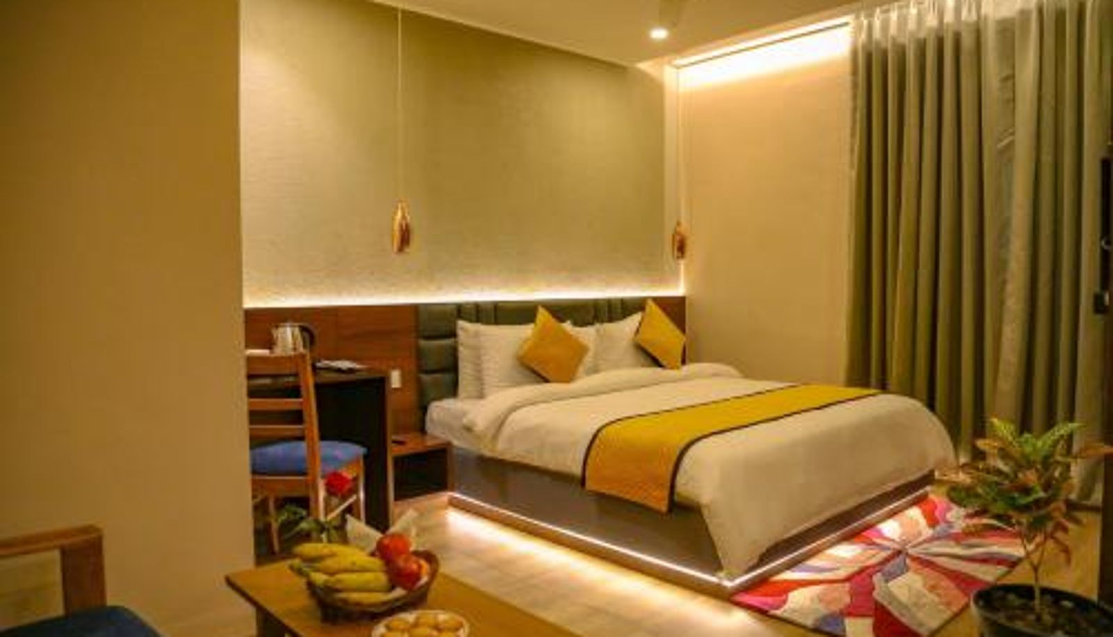Info - Varanasi Four Leaf Hotel - Sapphire Blue