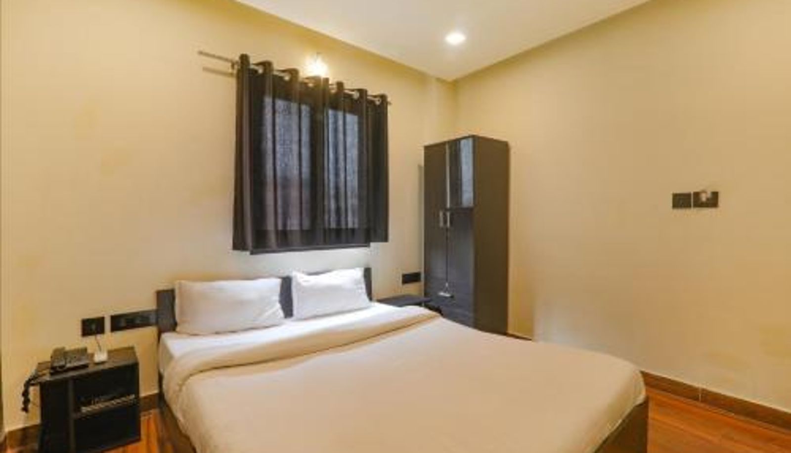 Camera - FabHotel Lemon Grass - Assi Ghat