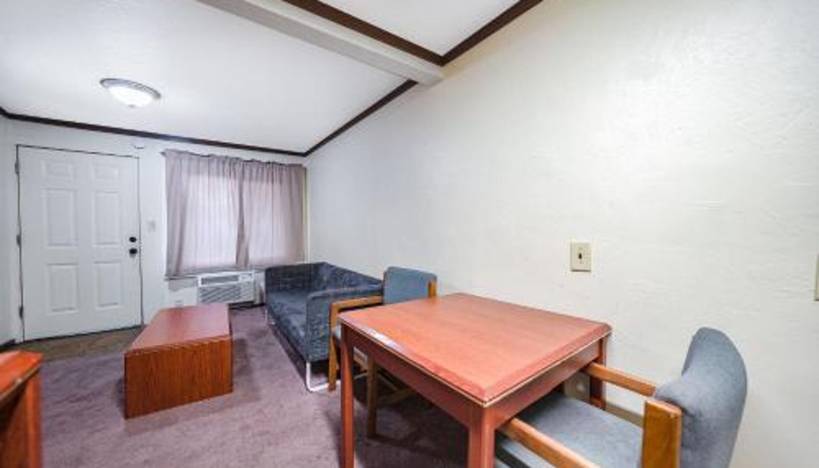 Suite - OYO Hotel Portland OR near Airport