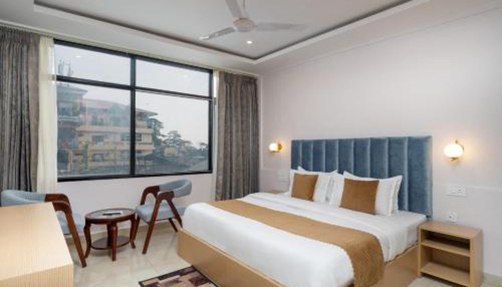 Dreibettzimmer - Hotel Buddha's Abode- Best Hotel in McleodGanj Main Market