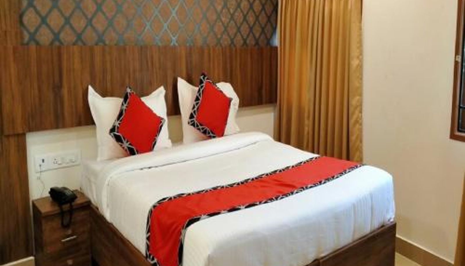 Zimmer - EMPIRE INN HOTEL