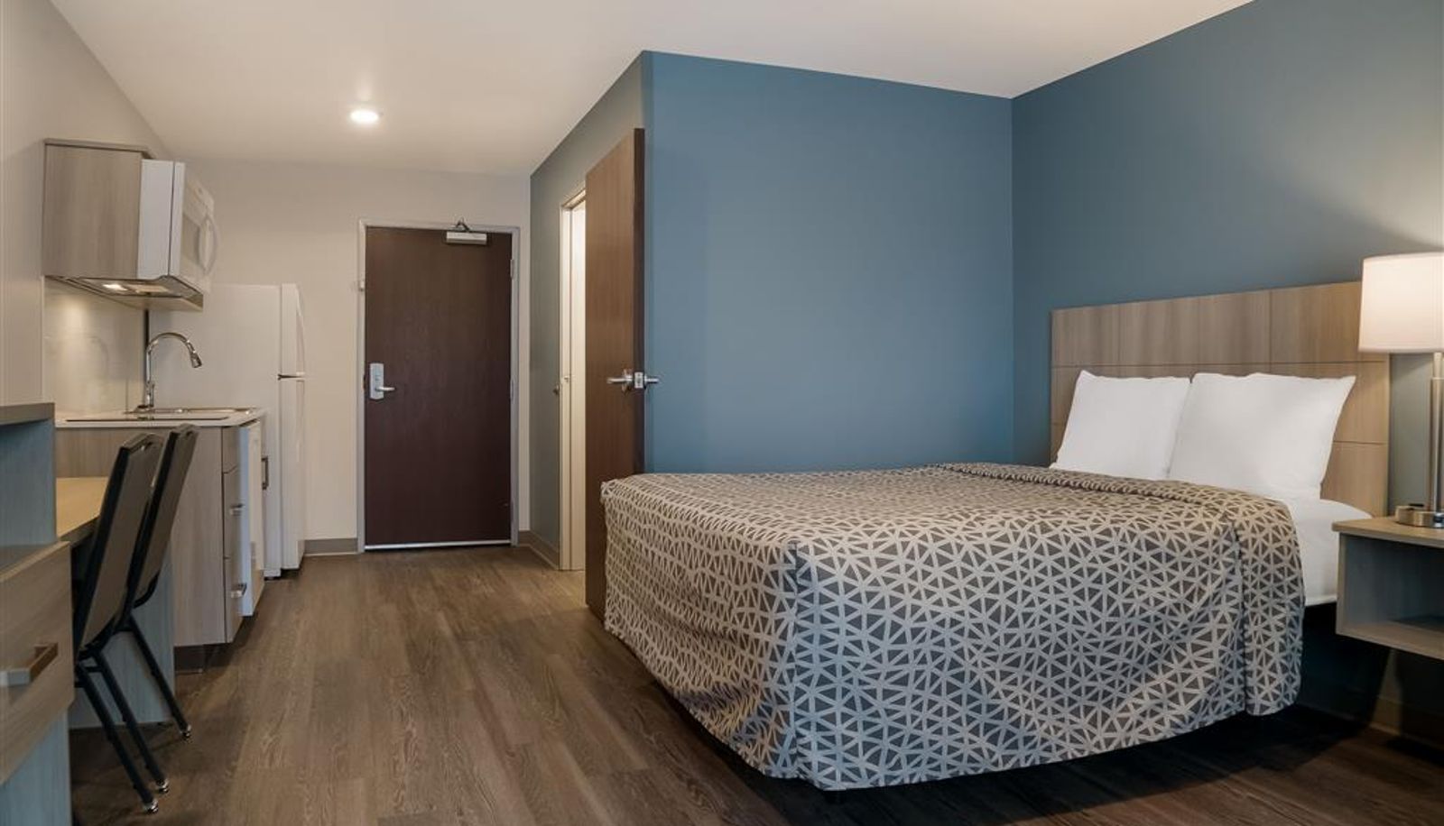 Zimmer - WoodSpring Suites Detroit Sterling Heights