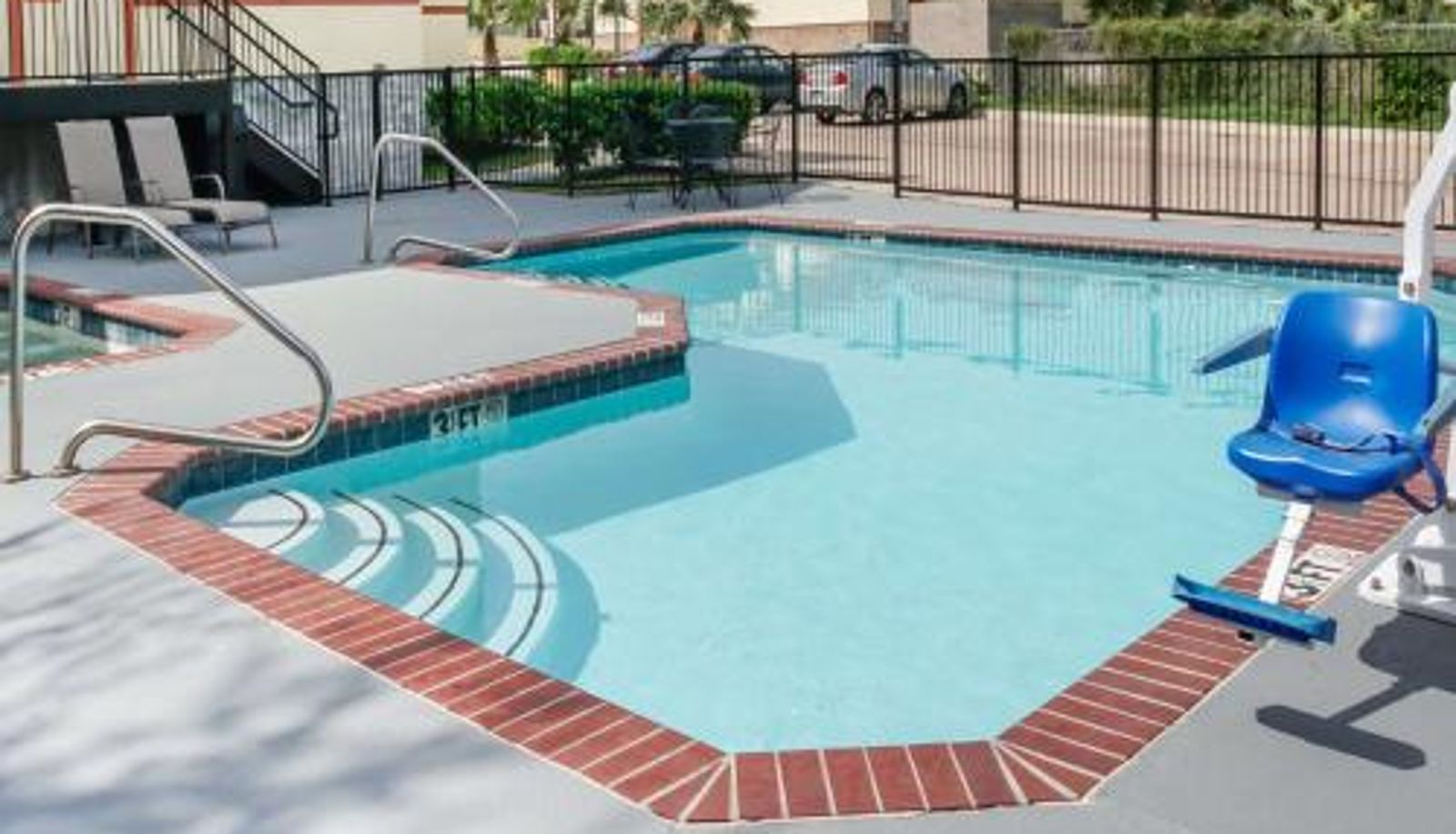 Info - Super 8 by Wyndham Brenham TX