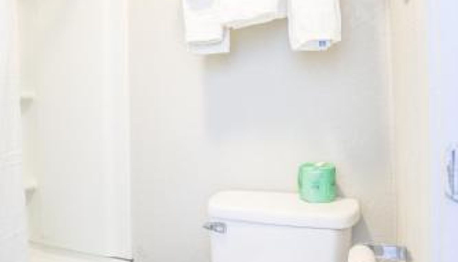 Badezimmer - Cozy Garden Inn By OYO Hwy 40 Richmond