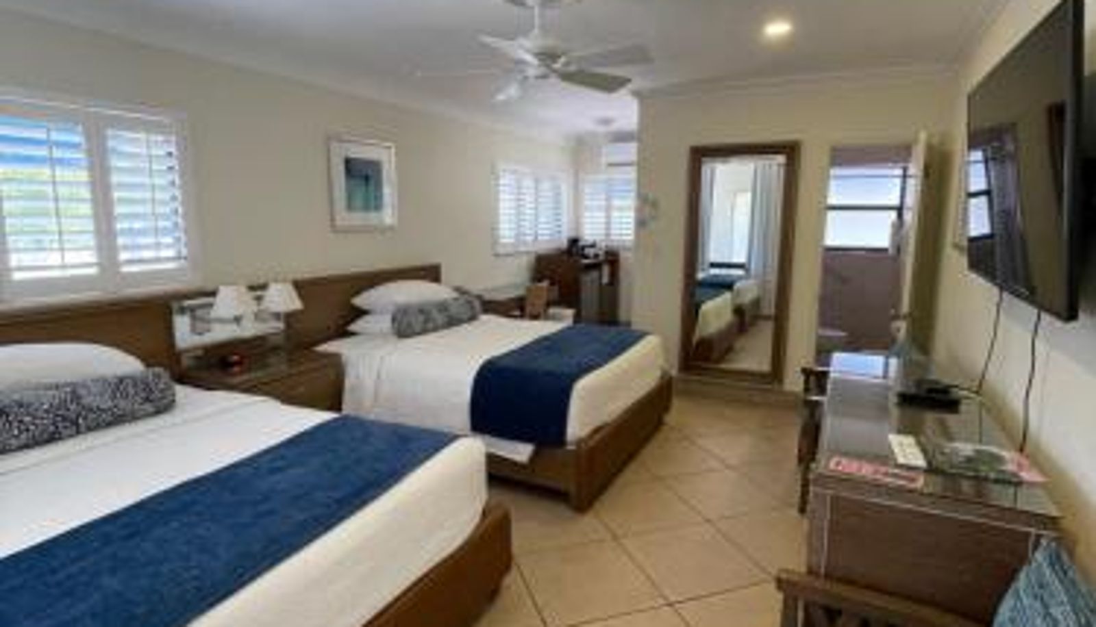 Camera standard - High Noon Beach Resort