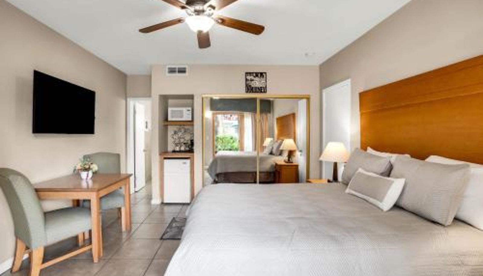 Camera standard - The Inn at Deep Canyon