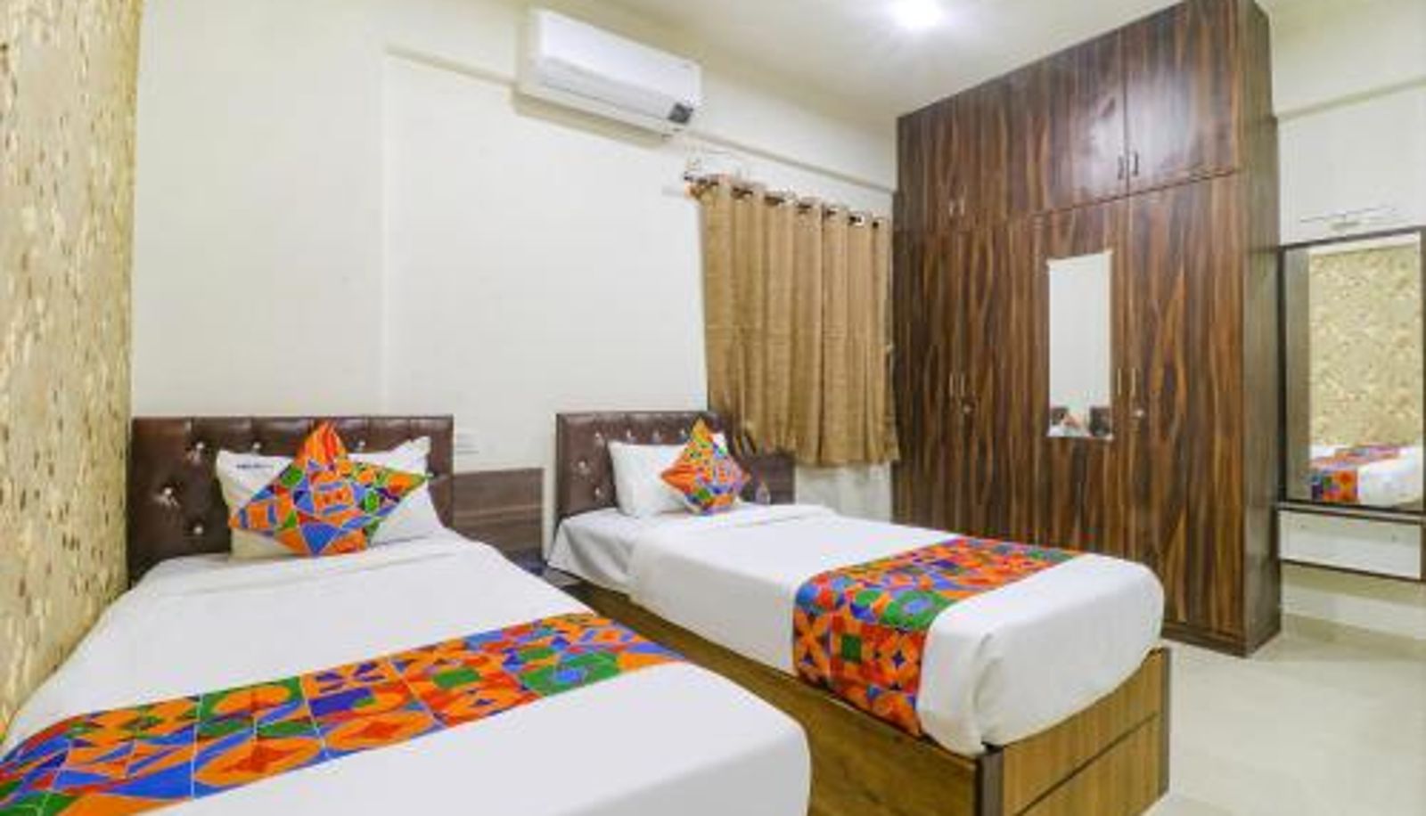 Zimmer - FabHotel E City Inn - 3 Km from Infosys Campus