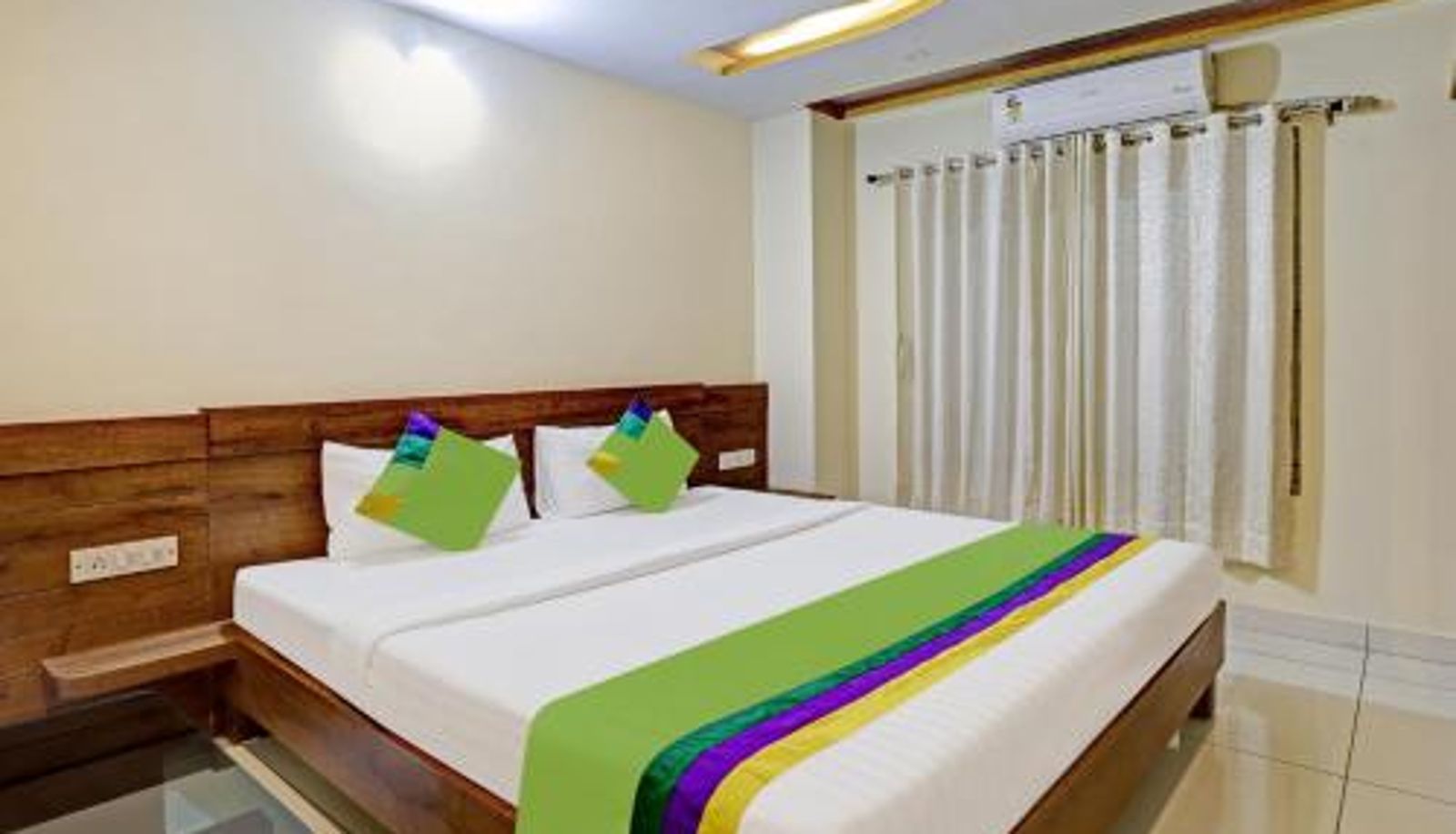 Zimmer - Treebo Skanda Suites