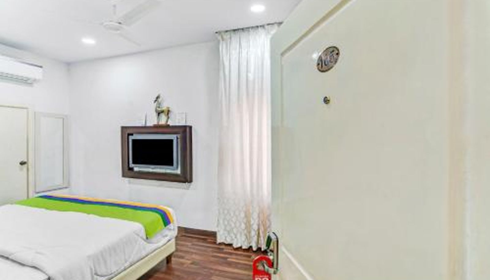 Room - Hotel Hinduja Fort