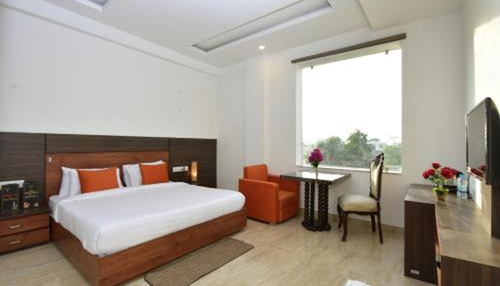 Kamer - Hotel Bhaskar-Near Jaipur Airport