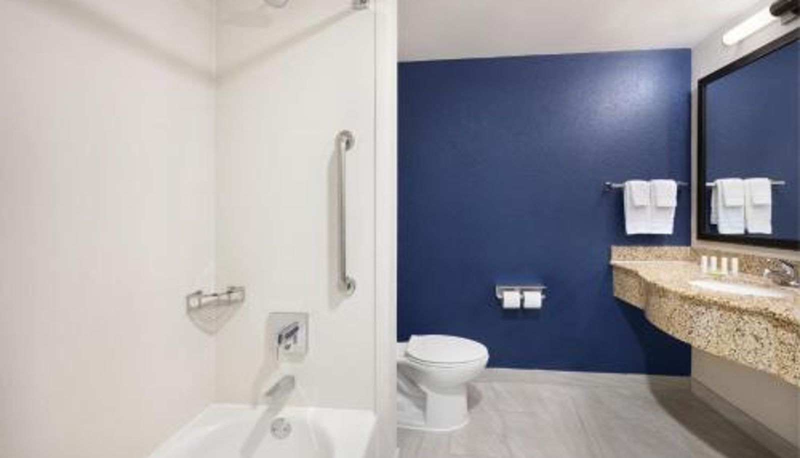 Bathroom - Fairfield Inn & Suites By Marriott Hinesville Fort Stewart