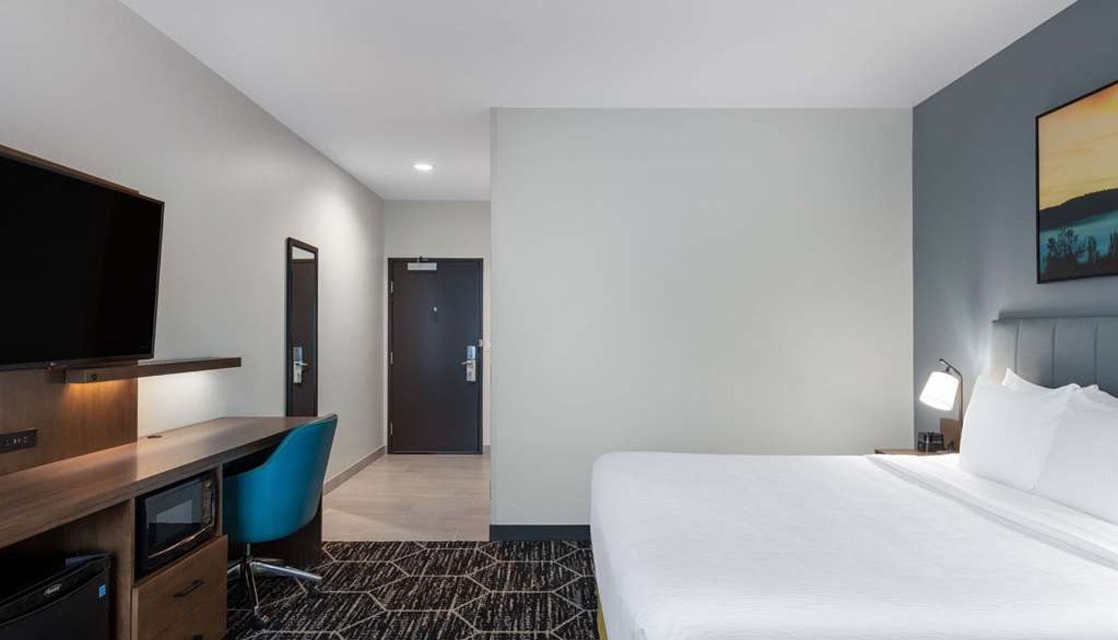 Room - La Quinta Inn & Suites by Wyndham Centralia